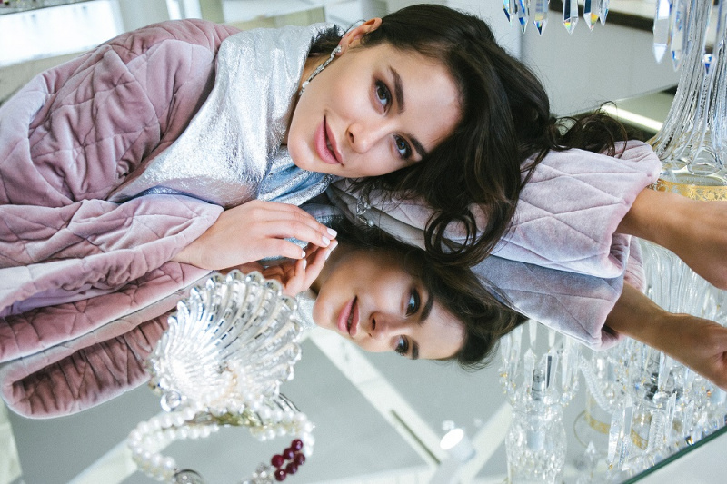 Обаяние буржуазии: телеведущая Иванна Онуфрийчук в fashion story известного украинского бренда